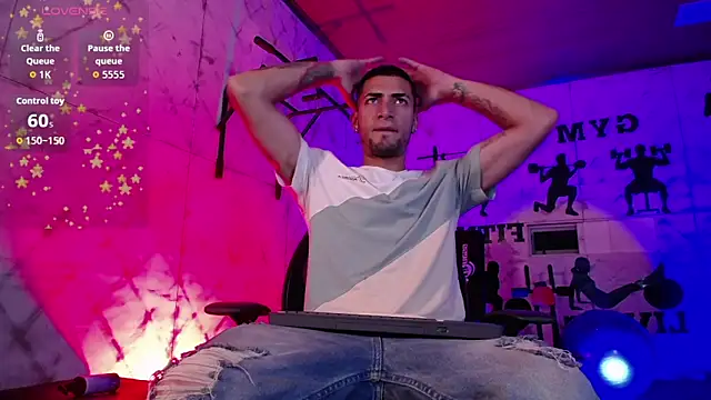 Snapshot of DrakeNeumann chatting on February 3, 2026, 3:37 am DrakeNeumann online show from February 3, 2026, 3:37 am