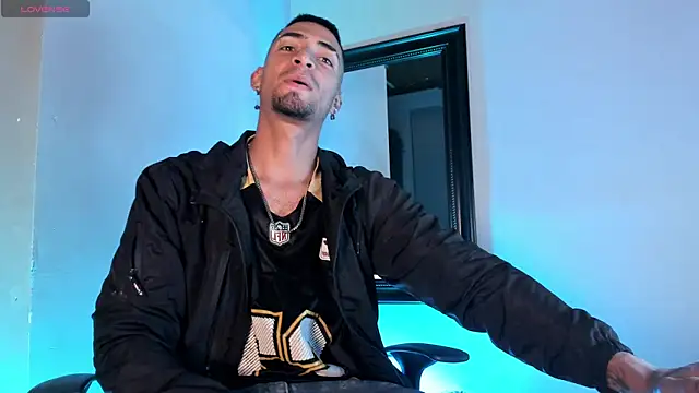 Snapshot of DrakeNeumann chatting on January 10, 2026, 3:57 am DrakeNeumann online show from January 10, 2026, 3:57 am