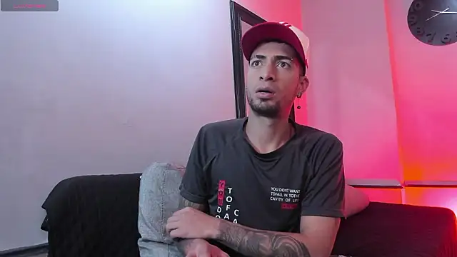 Snapshot of DrakeNeumann chatting on February 17, 2026, 3:48 am DrakeNeumann online show from February 17, 2026, 3:48 am