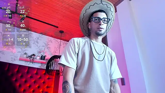 Snapshot of DrakeNeumann chatting on January 14, 2026, 3:43 am DrakeNeumann online show from January 14, 2026, 3:43 am