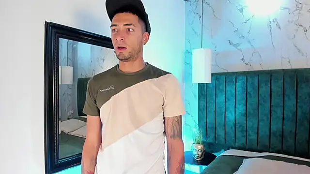 Snapshot of DrakeNeumann chatting on December 20, 2025, 3:42 am DrakeNeumann online show from December 20, 2025, 3:42 am