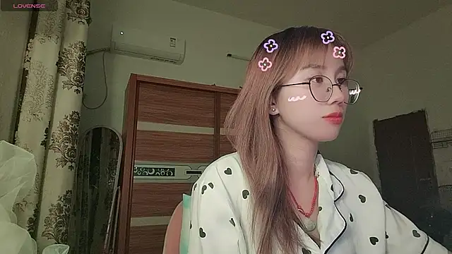 Snapshot of Lili_666 chatting on June 29, 2026, 4:17 pm Lili 666 online show from June 29, 2026, 4:17 pm