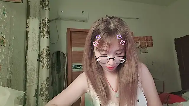 Snapshot of Lili_666 chatting on July 8, 2026, 4:51 pm Lili 666 online show from July 8, 2026, 4:51 pm