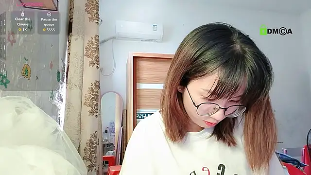 Lili 666 online show from September 19, 2025, 5:33 am