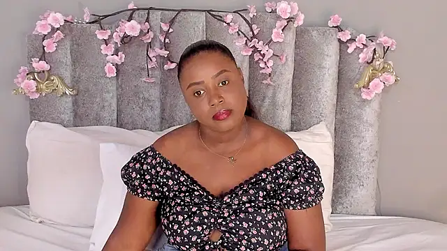 Chleo   online show from March 9, 2026, 1:25 pm