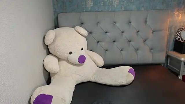 ginasailor online show from September 20, 2025, 3:00 am