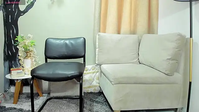 Snapshot of Miranda_doll_ chatting on November 12, 2025, 12:20 pm Miranda doll online show from November 12, 2025, 12:20 pm