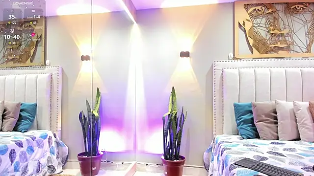 Snapshot of Miranda_doll_ chatting on October 20, 2025, 12:27 pm Miranda doll online show from October 20, 2025, 12:27 pm