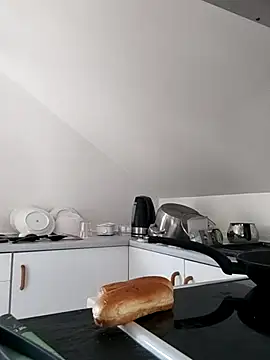 Analcholic online show from September 15, 2025, 3:56 pm