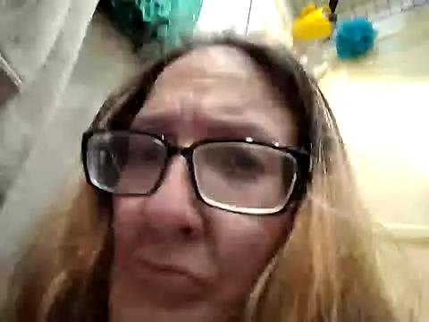 ILUV2TUCHMYKITTY online show from September 15, 2025, 1:33 pm