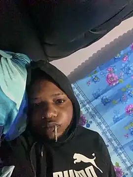 Snapshot of Badbob33 chatting on March 12, 2025, 12:26 pm Badbob33 online show from March 12, 2025, 12:26 pm