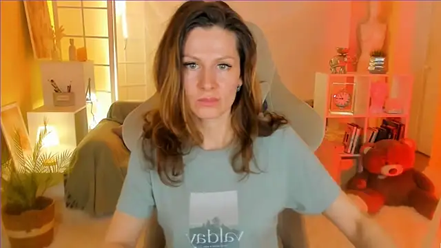 April o Nill online show from March 16, 2025, 8:21 am