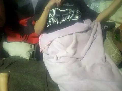 AwesomeUs online show from April 24, 2026, 1:07 am