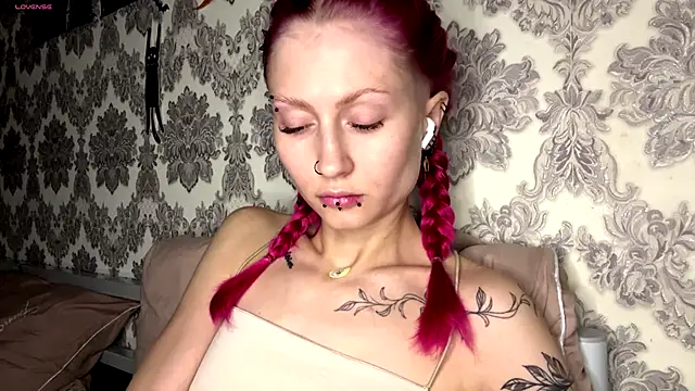 Snapshot of MarthaGees chatting on November 25, 2025, 3:45 pm MarthaGees online show from November 25, 2025, 3:45 pm