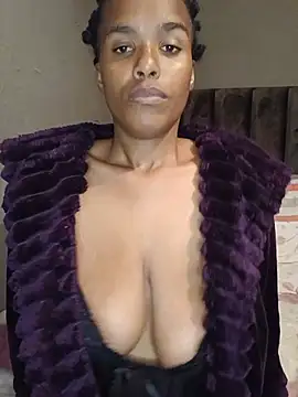SexySlenderLexy online show from May 27, 2026, 8:00 am