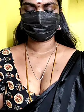 Snapshot of mayaa2u chatting on April 3, 2026, 5:36 am mayaa2u online show from April 3, 2026, 5:36 am