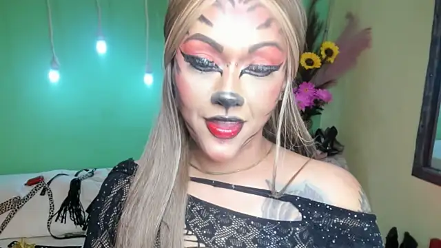 Snapshot of angelina_james_ chatting on October 13, 2025, 3:57 pm angelina james online show from October 13, 2025, 3:57 pm