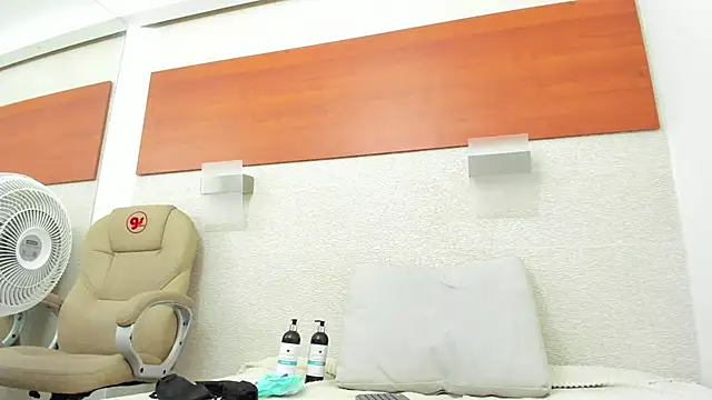 Snapshot of maddy_cartter chatting on January 9, 2026, 10:22 am maddy cartter online show from January 9, 2026, 10:22 am