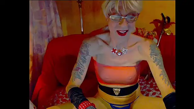 Snapshot of cuxladyboy chatting on December 27, 2024, 1:00 am cuxladyboy online show from December 27, 2024, 1:00 am