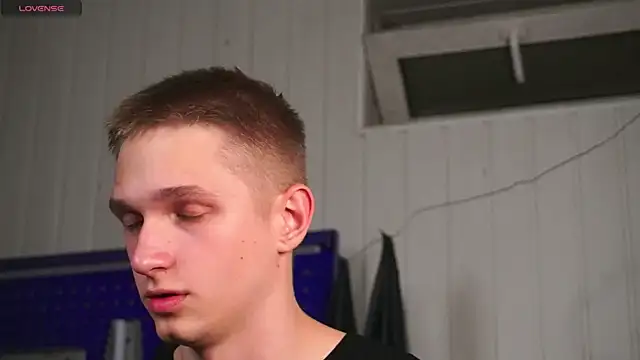 Snapshot of dustyn_fox chatting on October 30, 2025, 3:31 pm dustyn fox online show from October 30, 2025, 3:31 pm