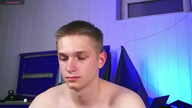 Snapshot of dustyn_fox chatting on October 31, 2025, 3:41 pm dustyn fox online show from October 31, 2025, 3:41 pm