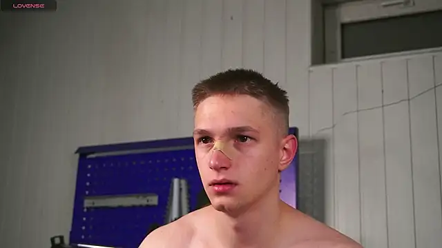 Snapshot of dustyn_fox chatting on December 16, 2025, 5:28 pm dustyn fox online show from December 16, 2025, 5:28 pm