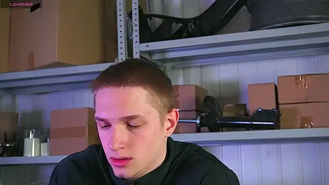 dustyn fox online show from April 10, 2026, 7:04 am