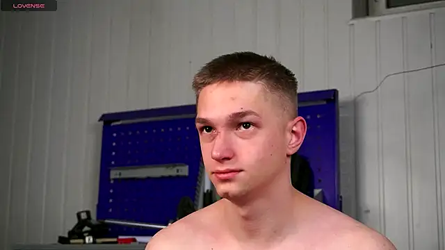 Snapshot of dustyn_fox chatting on December 18, 2025, 4:55 pm dustyn fox online show from December 18, 2025, 4:55 pm