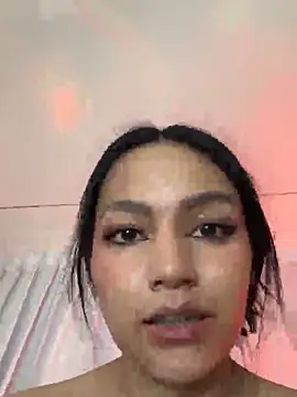 petitolivia online show from October 8, 2025, 2:07 pm