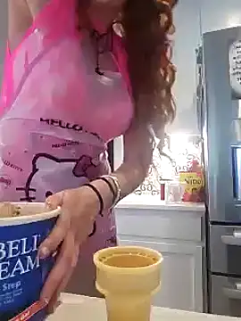 Snapshot of MissyRoulette chatting on March 12, 2025, 6:53 pm MissyRoulette online show from March 12, 2025, 6:53 pm