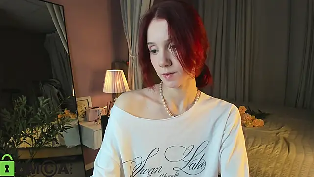 Snapshot of Dearly_Emily chatting on March 8, 2026, 5:27 pm Dearly Emily online show from March 8, 2026, 5:27 pm