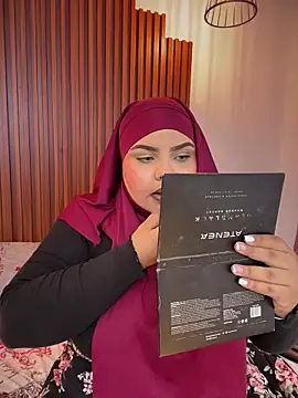  Shara Handal  online show from December 3, 2025, 5:30 am