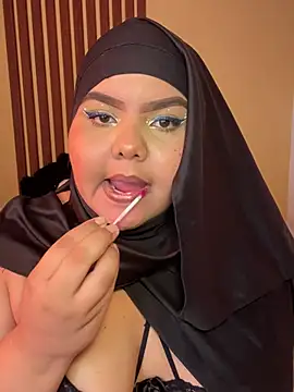  Shara Handal  online show from May 10, 2026, 11:36 am