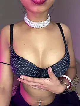 Snapshot of Hot-sexy222 chatting on February 4, 2025, 3:00 am Hot-sexy222 online show from February 4, 2025, 3:00 am