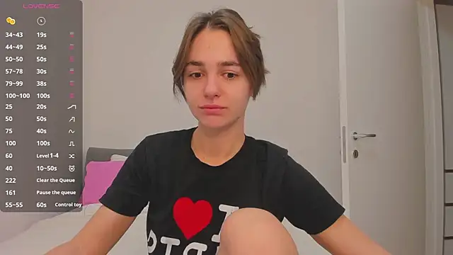 JudyAngil online show from December 3, 2025, 6:57 am