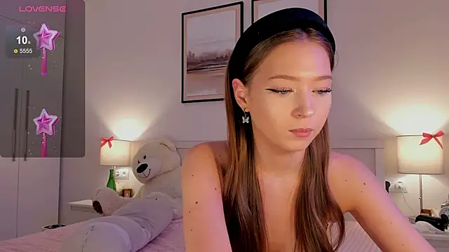 Snapshot of diana_nier chatting on December 15, 2025, 7:09 pm diana nier online show from December 15, 2025, 7:09 pm