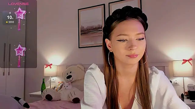 Snapshot of diana_nier chatting on November 28, 2025, 6:19 pm diana nier online show from November 28, 2025, 6:19 pm