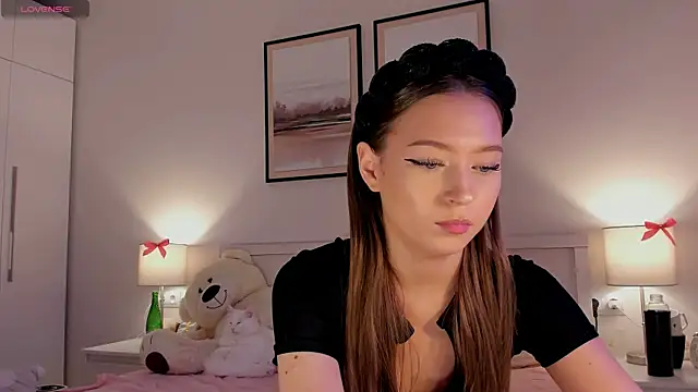 Snapshot of diana_nier chatting on November 29, 2025, 7:14 pm diana nier online show from November 29, 2025, 7:14 pm