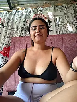 sexy-latin10 online show from December 20, 2025, 1:36 pm