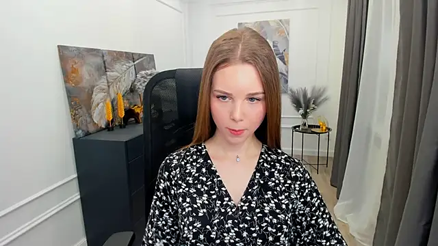 Snapshot of MileyWings chatting on March 21, 2026, 12:20 pm MileyWings online show from March 21, 2026, 12:20 pm