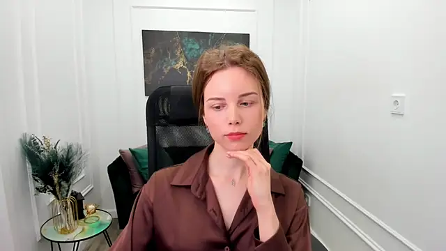 Snapshot of MileyWings chatting on May 31, 2026, 11:38 am MileyWings online show from May 31, 2026, 11:38 am