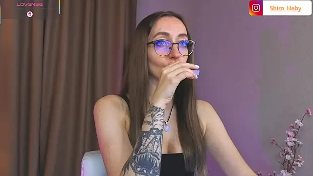 Snapshot of ShiroHeby chatting on October 9, 2025, 12:38 pm ShiroHeby online show from October 9, 2025, 12:38 pm