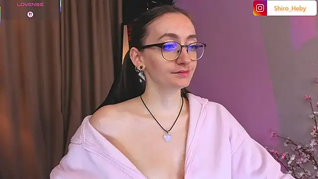 Snapshot of ShiroHeby chatting on October 28, 2025, 12:48 pm ShiroHeby online show from October 28, 2025, 12:48 pm