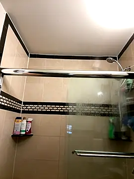 ThicBunz online show from December 20, 2025, 2:42 pm