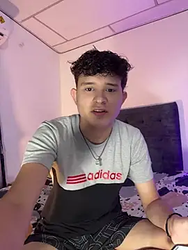 Snapshot of Nathan_Bluee chatting on November 5, 2025, 3:04 pm Nathan Bluee online show from November 5, 2025, 3:04 pm