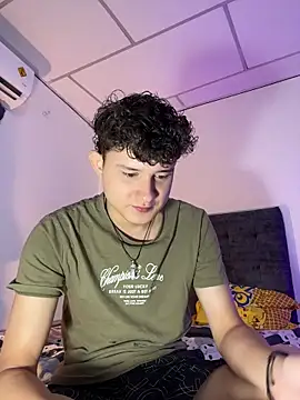 Snapshot of Nathan_Bluee chatting on October 30, 2025, 3:09 pm Nathan Bluee online show from October 30, 2025, 3:09 pm