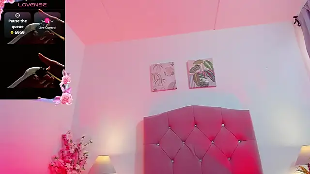 Samanthamillher10 online show from January 12, 2026, 2:35 pm