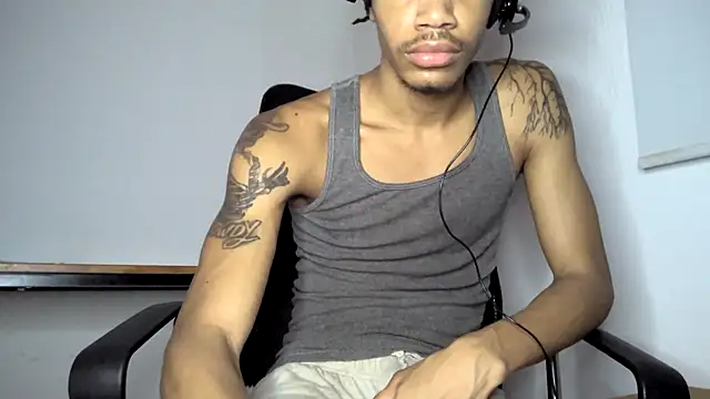 Snapshot of Skinnyblackman chatting on June 3, 2026, 5:41 am Skinnyblackman online show from June 3, 2026, 5:41 am