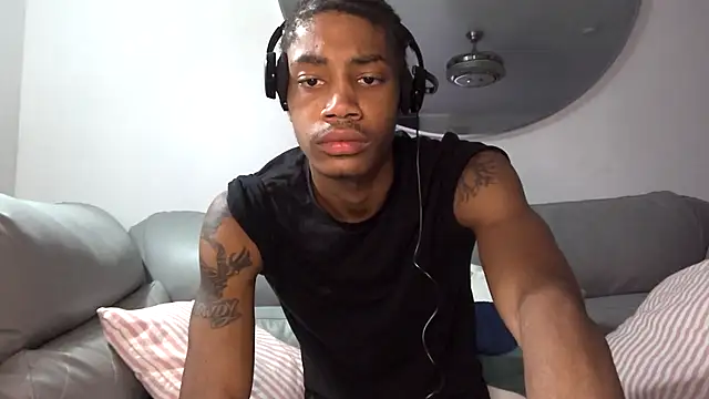 Skinnyblackman online show from October 6, 2025, 10:10 pm