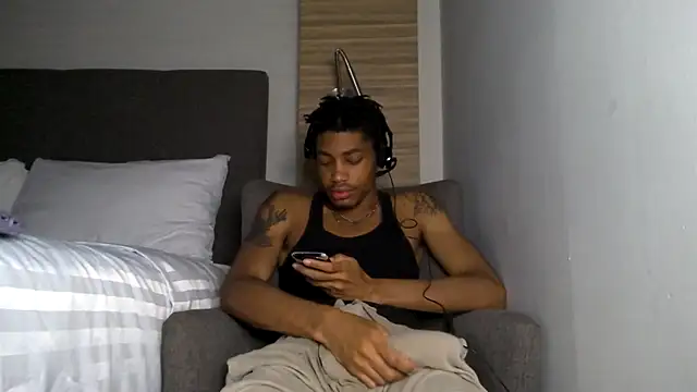 Snapshot of Skinnyblackman chatting on May 6, 2026, 5:22 am Skinnyblackman online show from May 6, 2026, 5:22 am